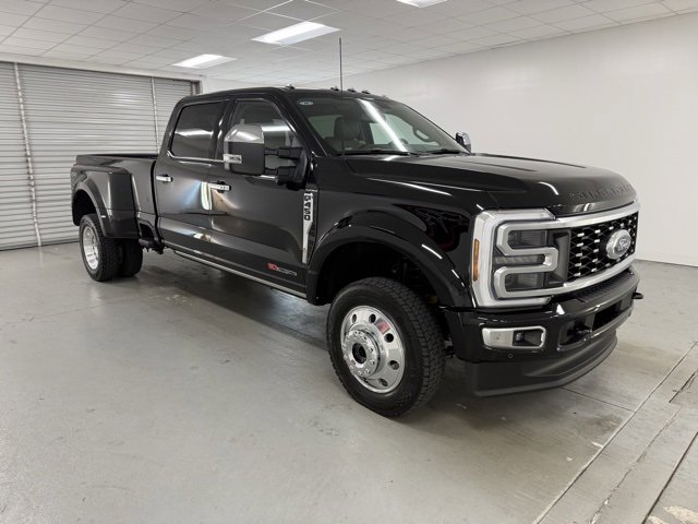 Used 2026 Ford F450 Platinum w/ Platinum Plus Package image 3