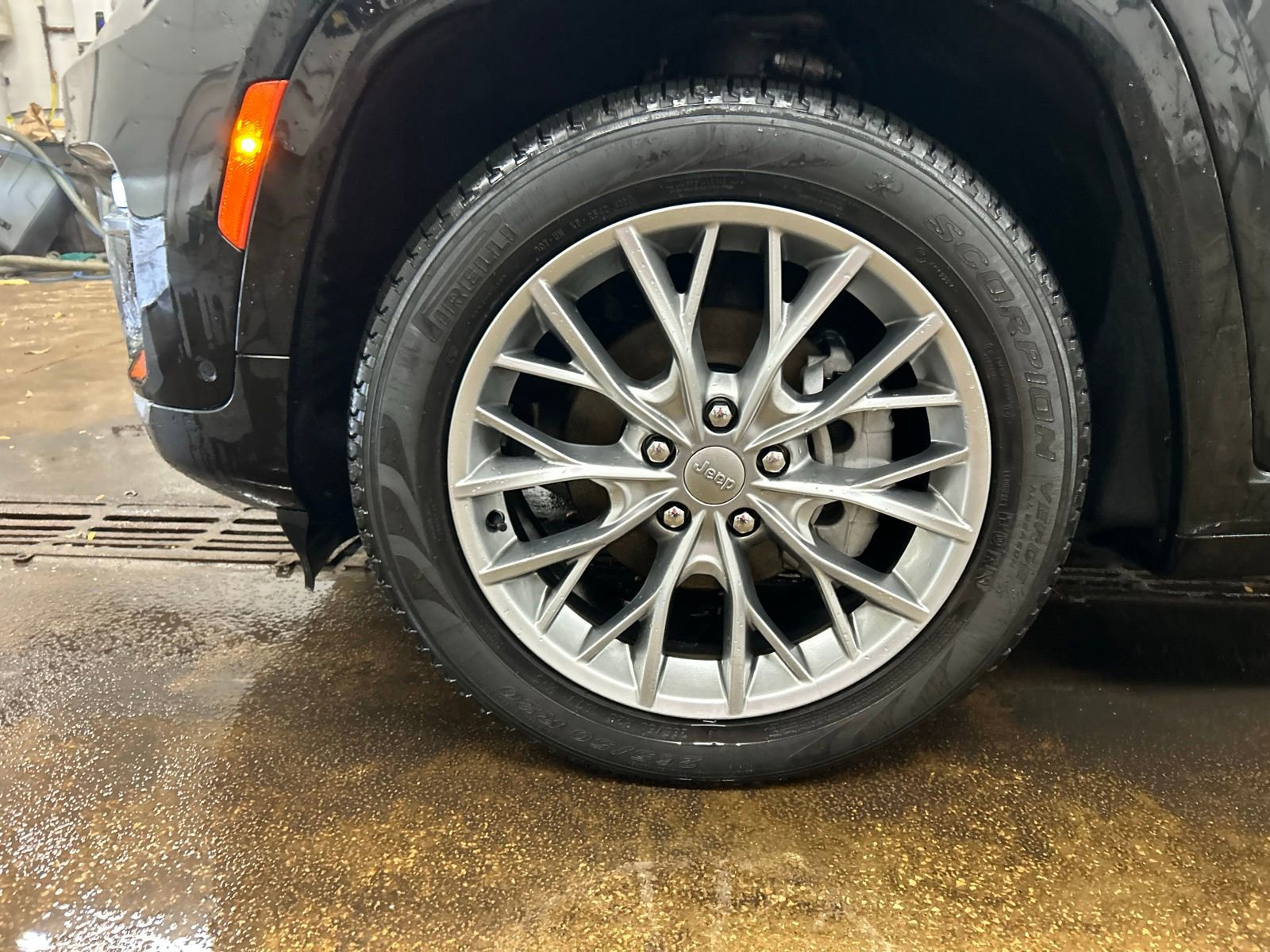 Certified 2023 Jeep Grand Cherokee Summit w/ Luxury Tech Group V image 35