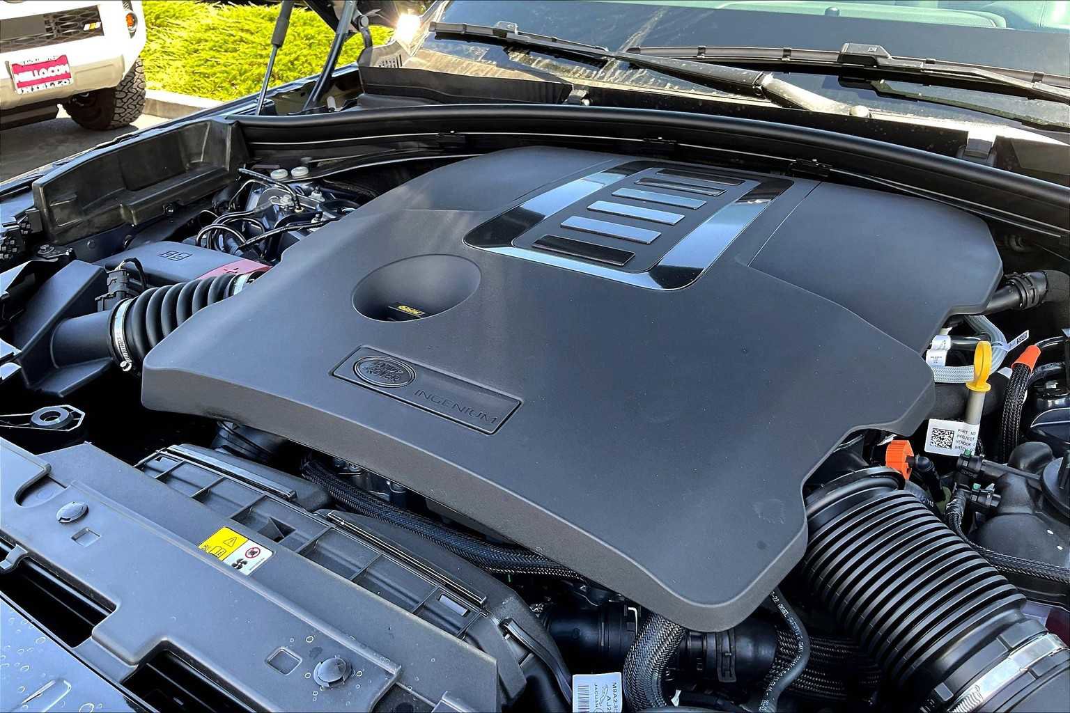 New 2026 Land Rover Range Rover Velar Dynamic SE image 32