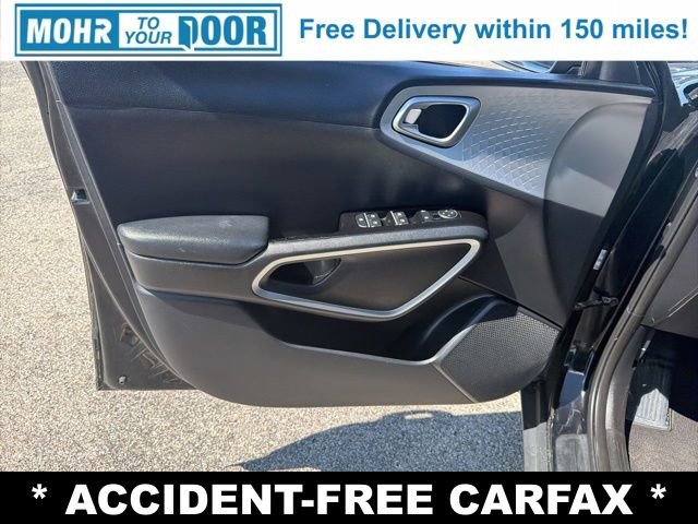 Used 2022 Kia Soul LX image 10