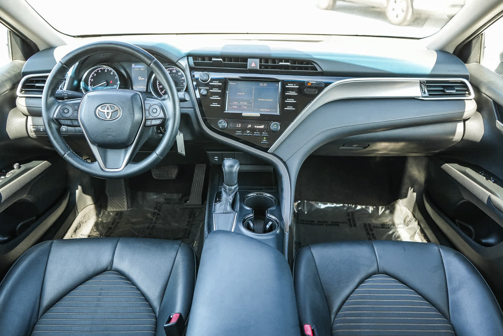 Used 2018 Toyota Camry SE FWD image 13