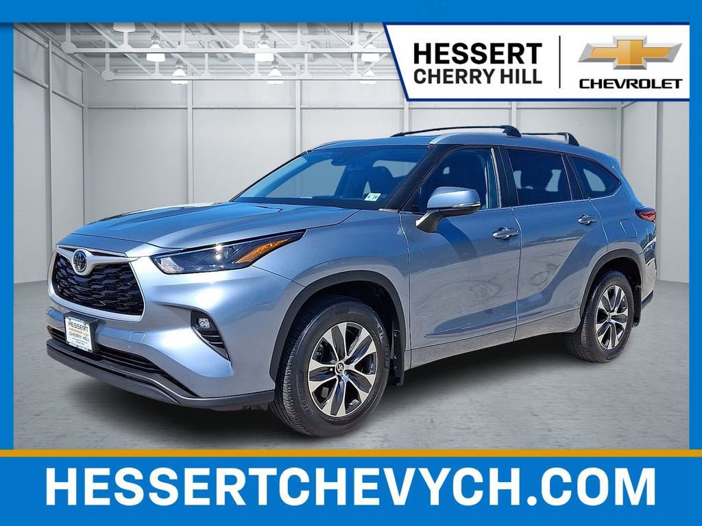 Used 2023 Toyota Highlander XLE