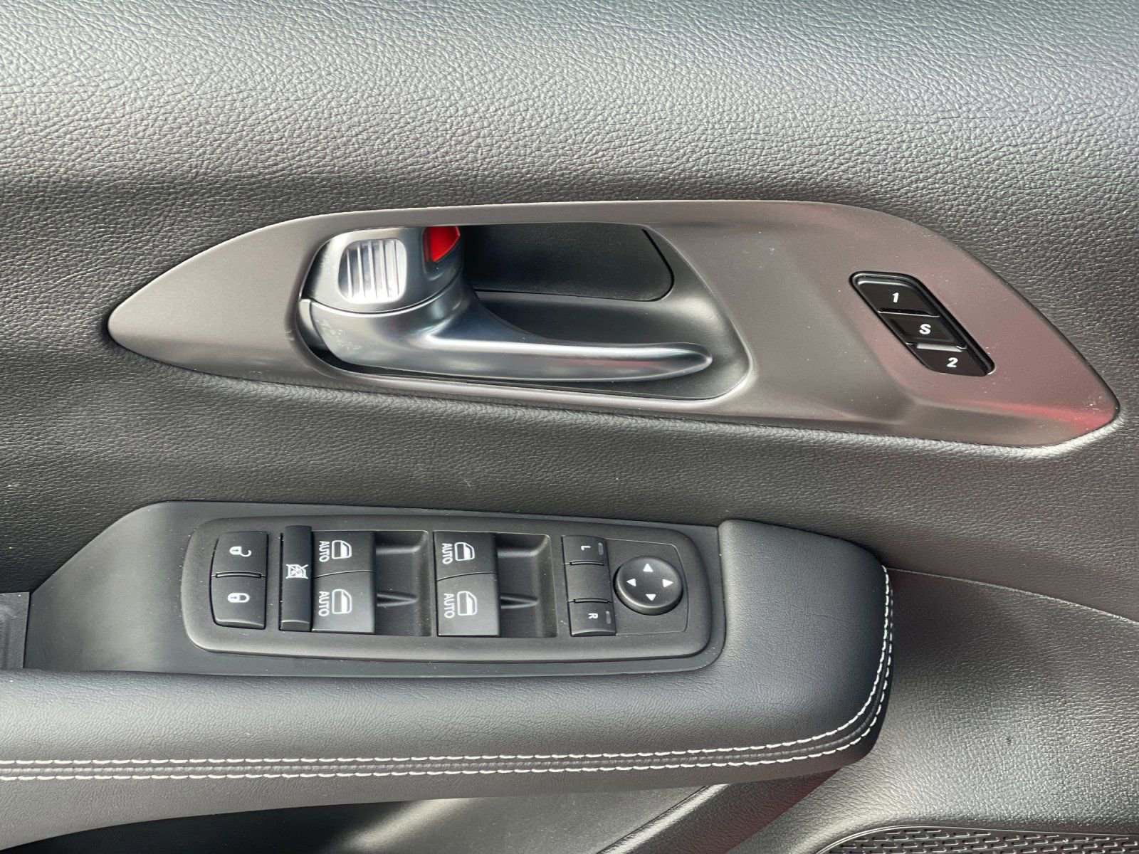 New 2026 Chrysler Pacifica Select image 12