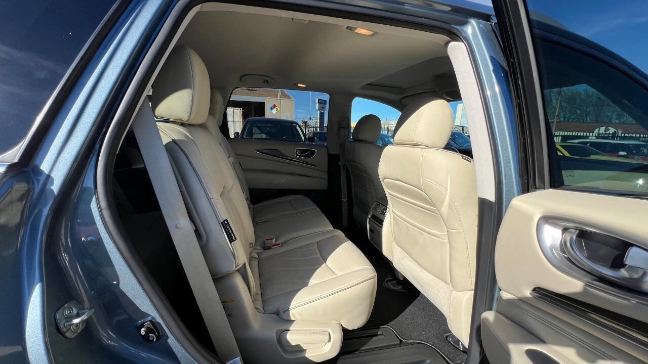 Used 2019 INFINITI QX60 Luxe w/ Essential Package image 18