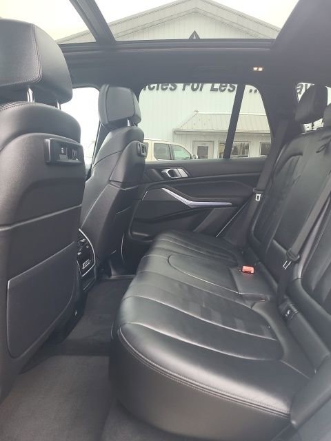 Used 2022 BMW X5 xDrive40i w/ M Sport Package image 15