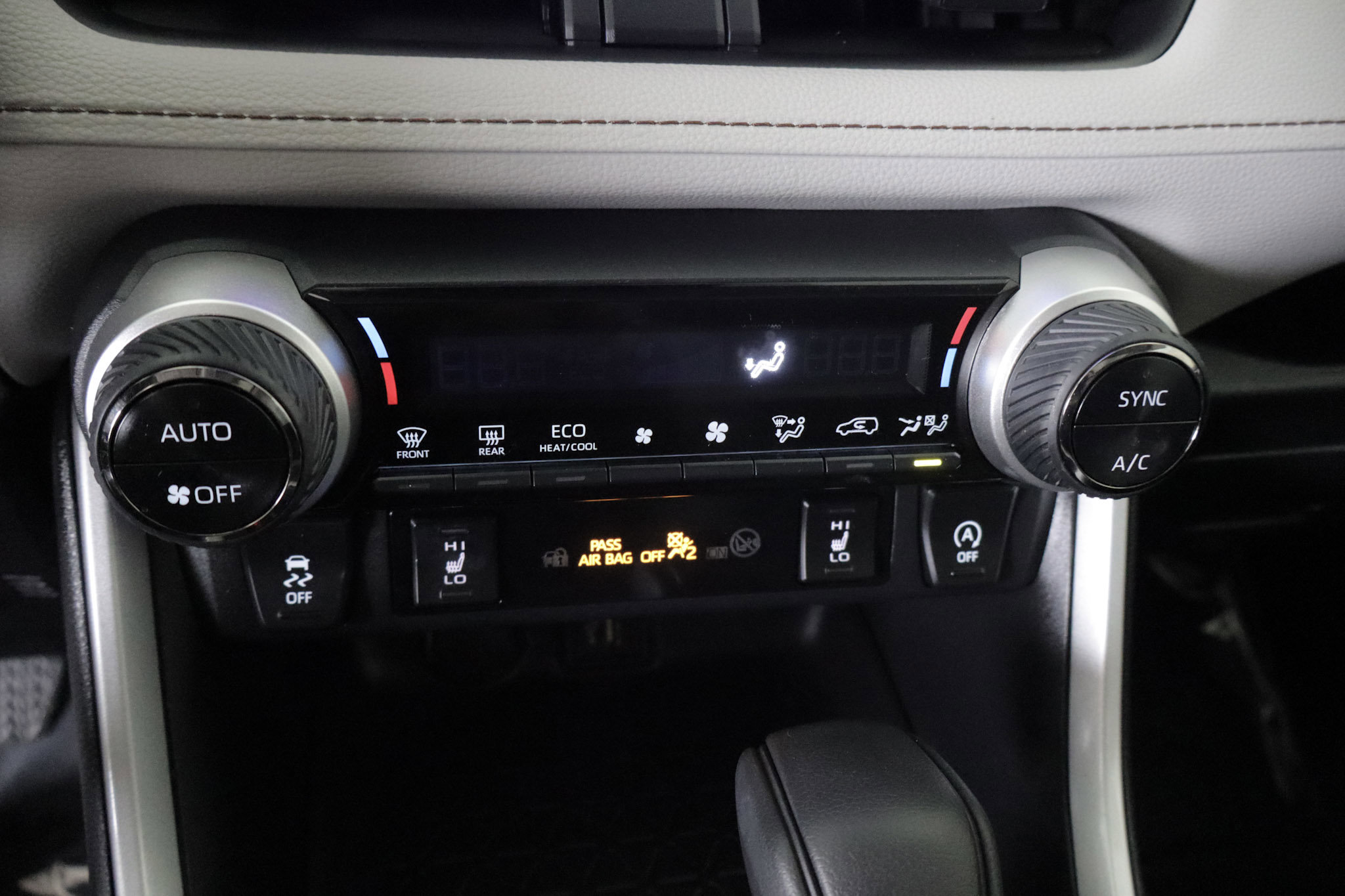 Used 2024 Toyota RAV4 XLE w/ Convenience Package image 17