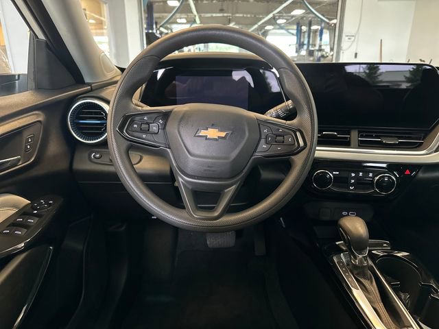 Used 2024 Chevrolet Trax LT image 15