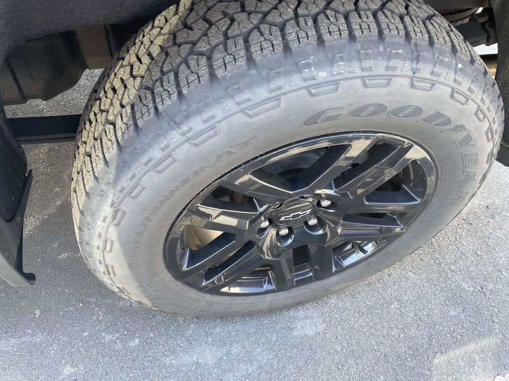Used 2022 Chevrolet Silverado 1500 RST AWD/4WD image 31