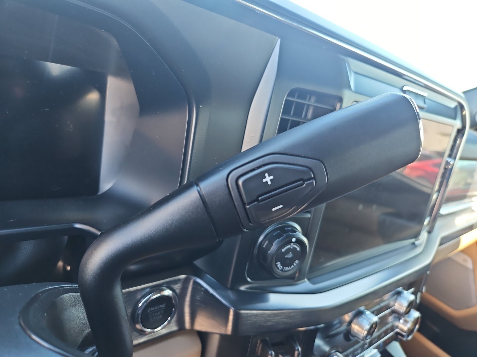 Used 2025 Ford F350 Lariat w/ Lariat Ultimate Package AWD/4WD image 17