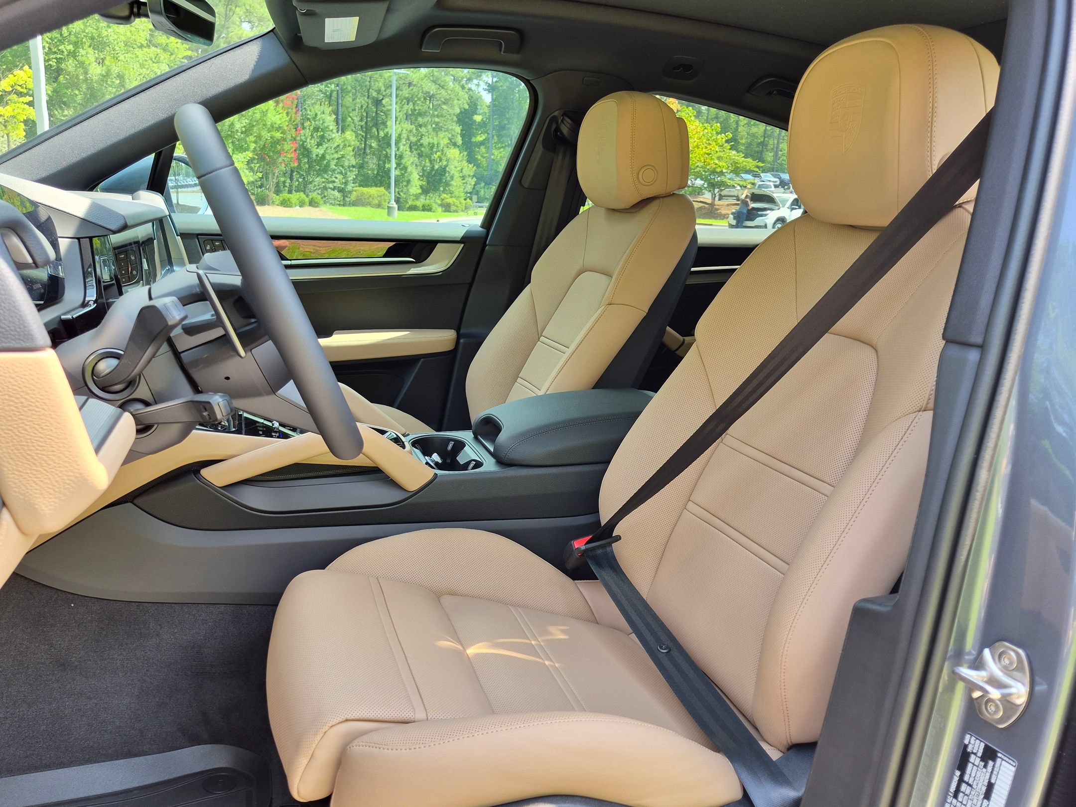 New 2026 Porsche Cayenne Coupe AWD/4WD image 5