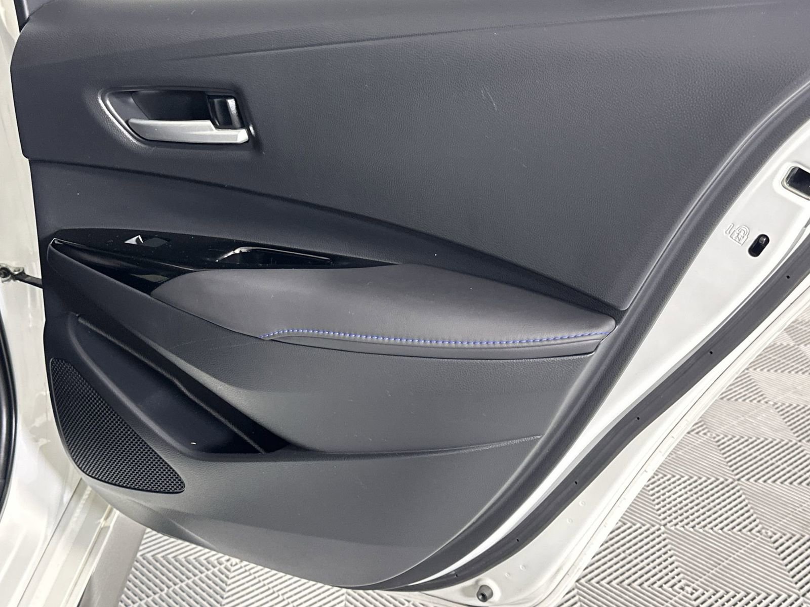 Used 2020 Toyota Corolla XSE FWD image 32