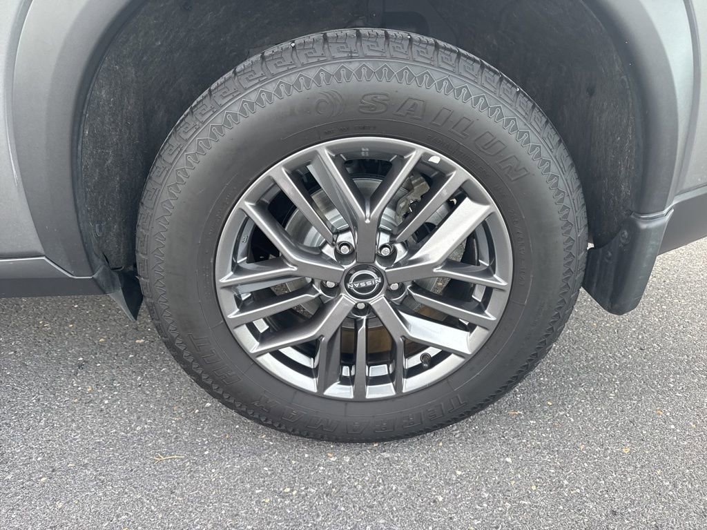 Used 2023 Nissan Rogue S image 13