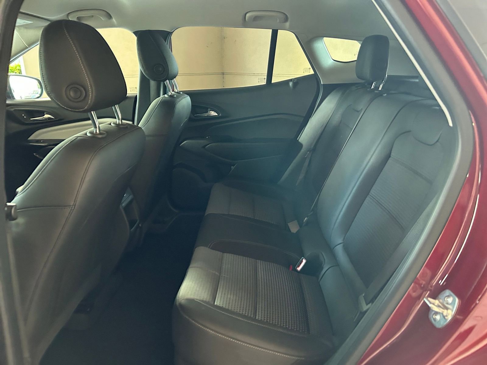 Used 2025 Chevrolet Trax LT w/ LT Convenience Package image 20