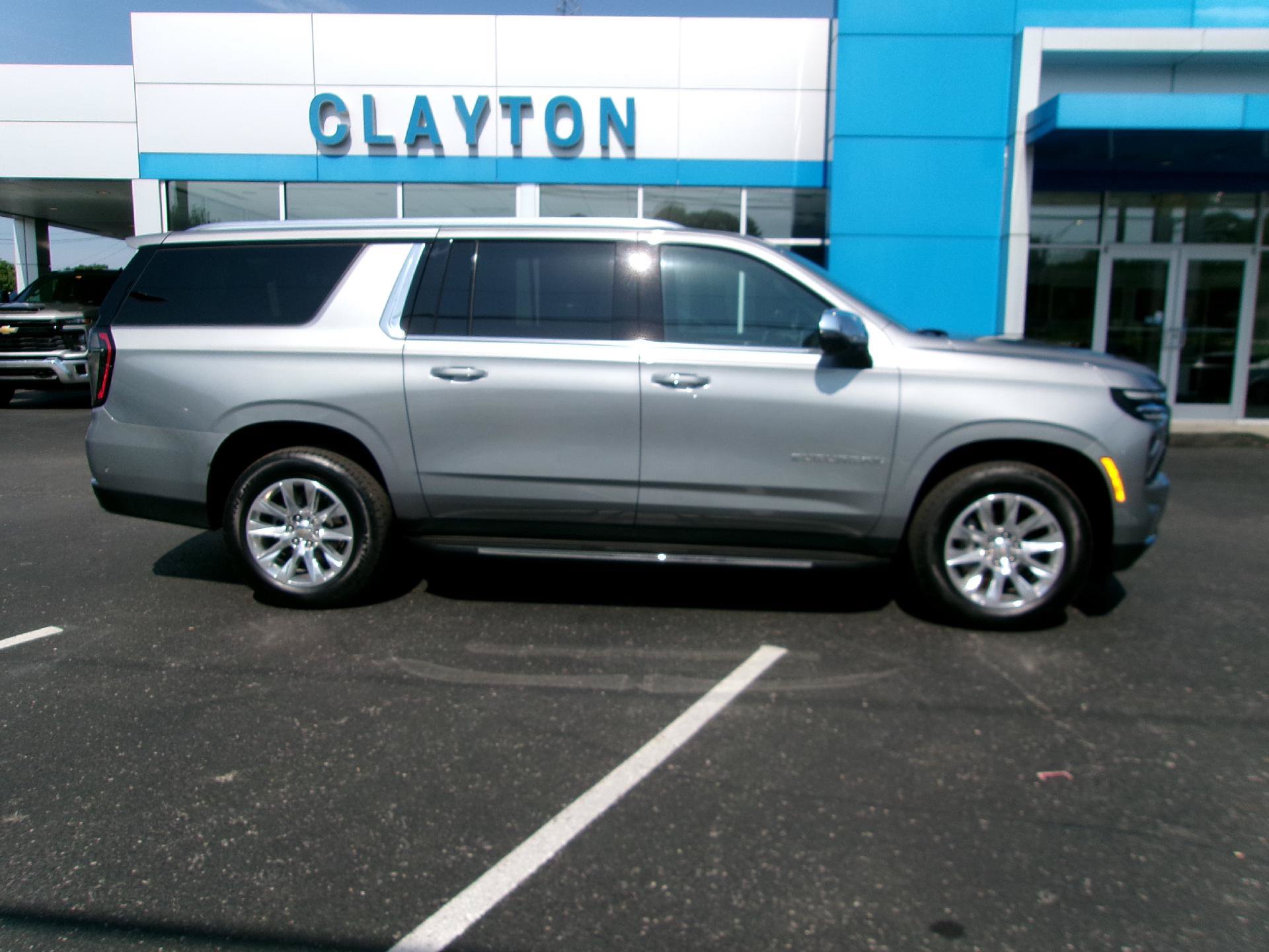 Certified 2025 Chevrolet Suburban Premier AWD/4WD image 2