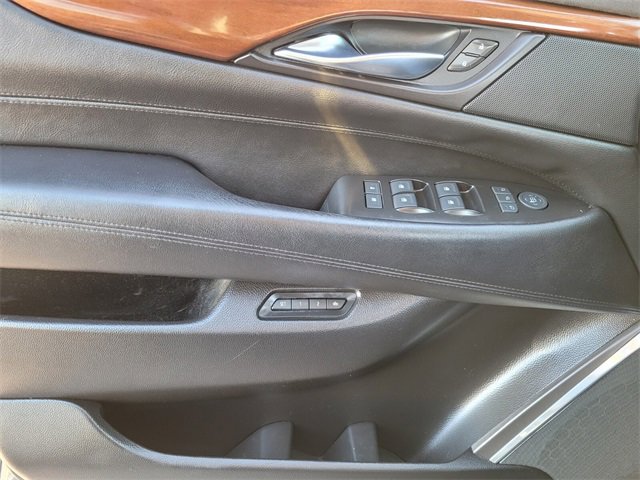 Used 2016 Cadillac Escalade ESV Luxury image 42