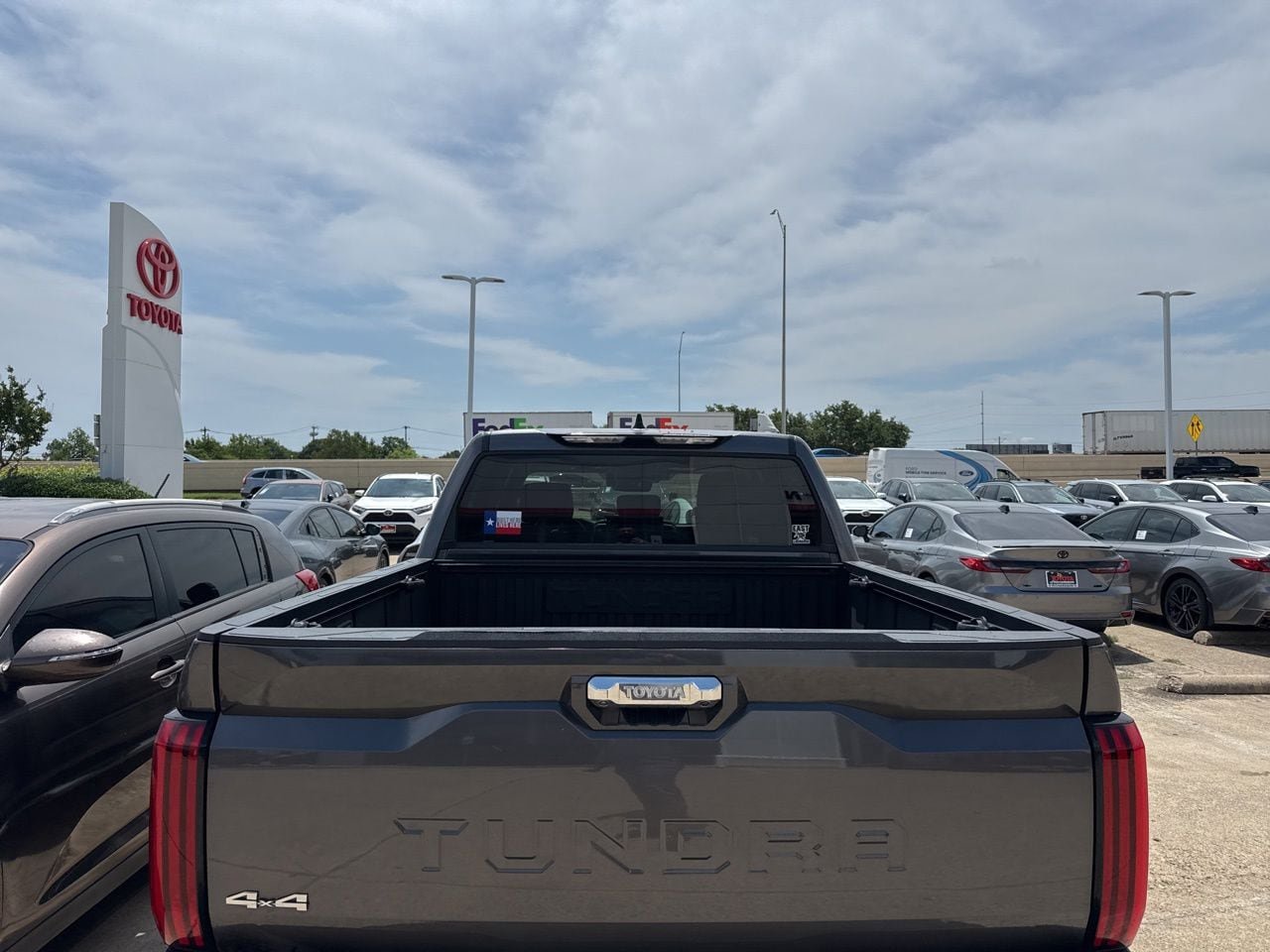 Used 2023 Toyota Tundra Limited w/ Power Package AWD/4WD image 5