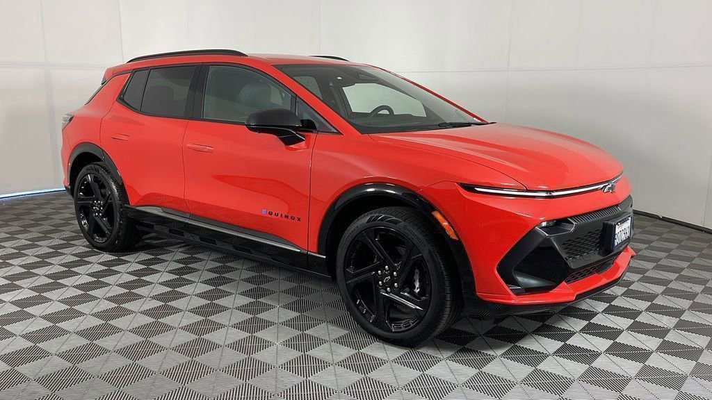 Used 2025 Chevrolet Equinox EV RS image 2