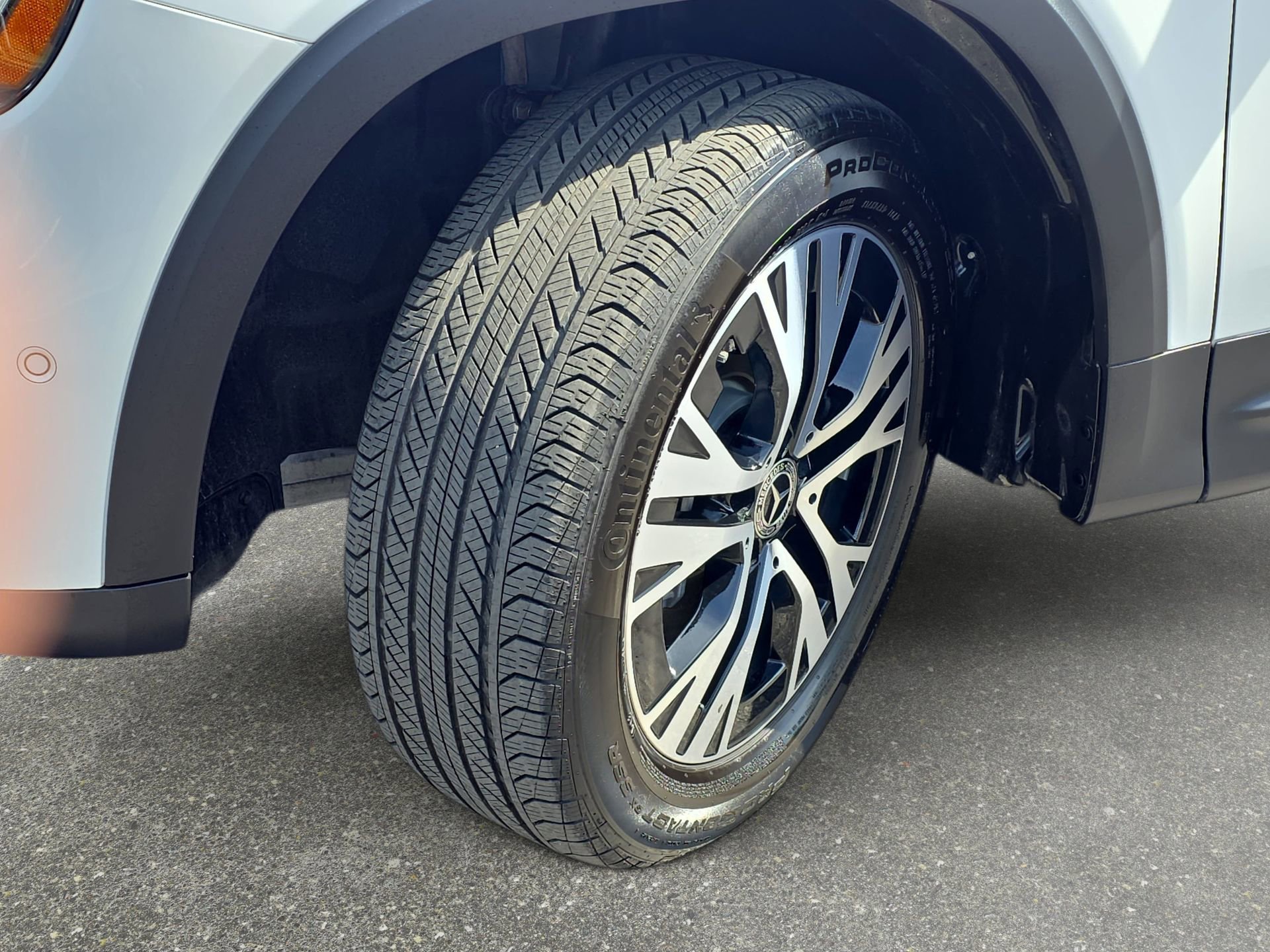 Certified 2025 Mercedes-Benz GLB 250 image 30