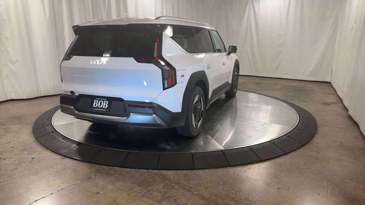 New 2026 Kia EV9 Wind image 9
