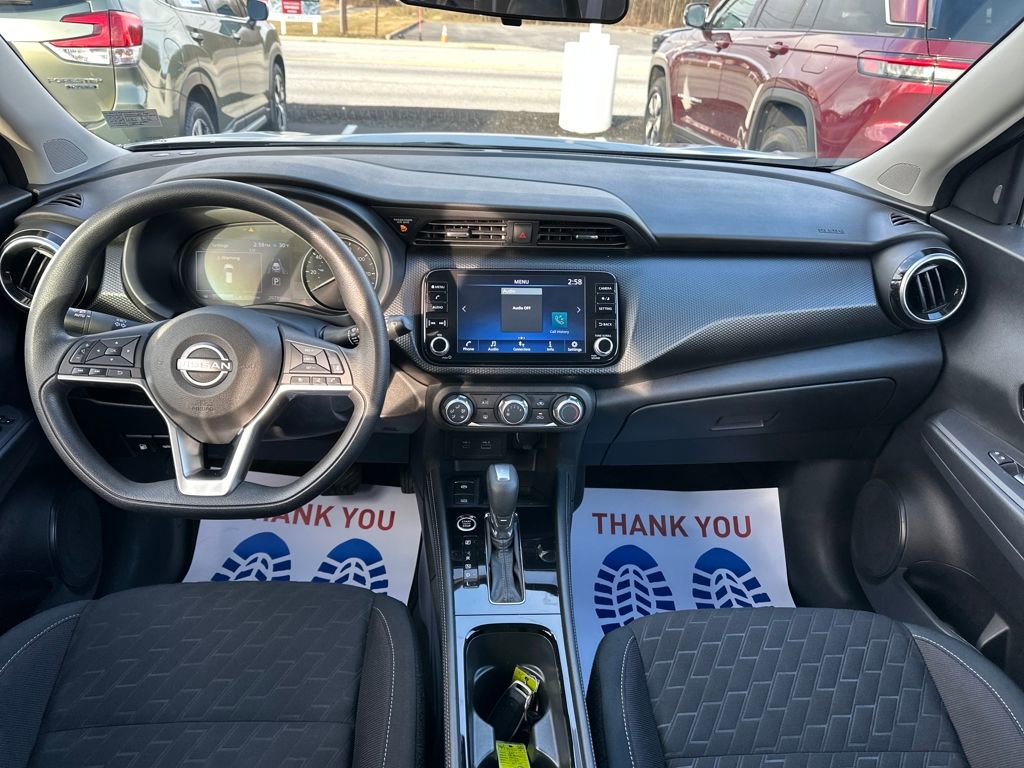 Used 2023 Nissan Kicks SV image 17