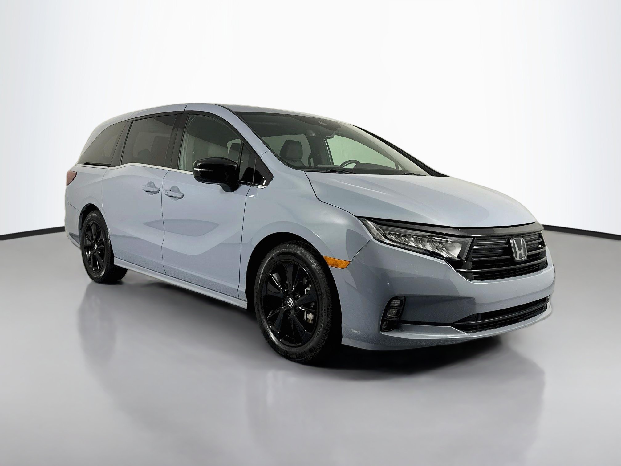 Certified 2024 Honda Odyssey Sport image 3