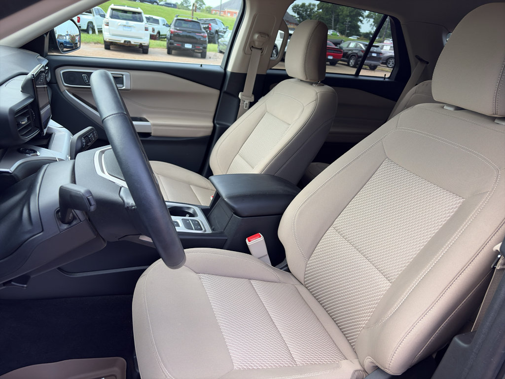 Used 2023 Ford Explorer XLT RWD image 10