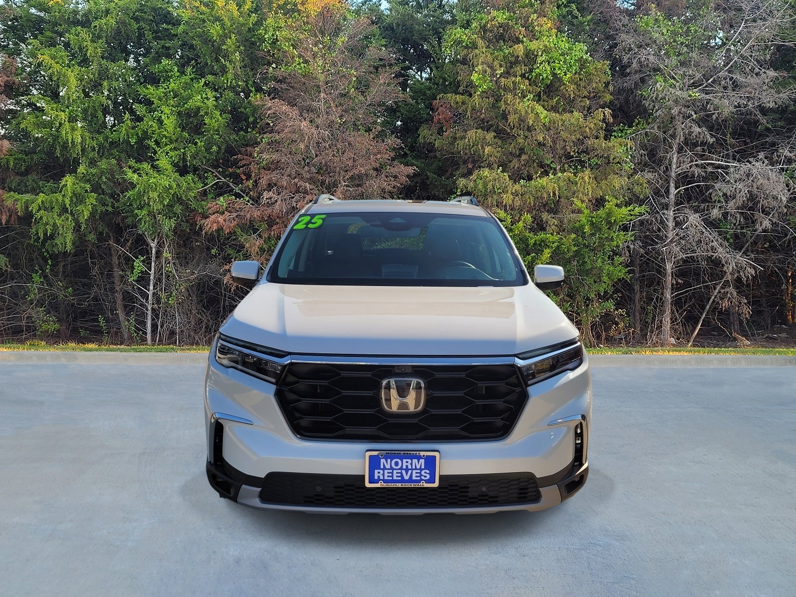 Used 2025 Honda Pilot Elite image 2