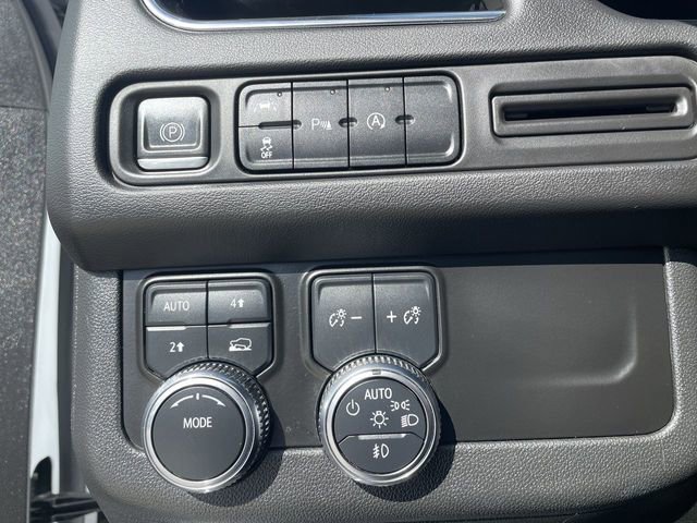 Used 2024 GMC Yukon SLT image 17