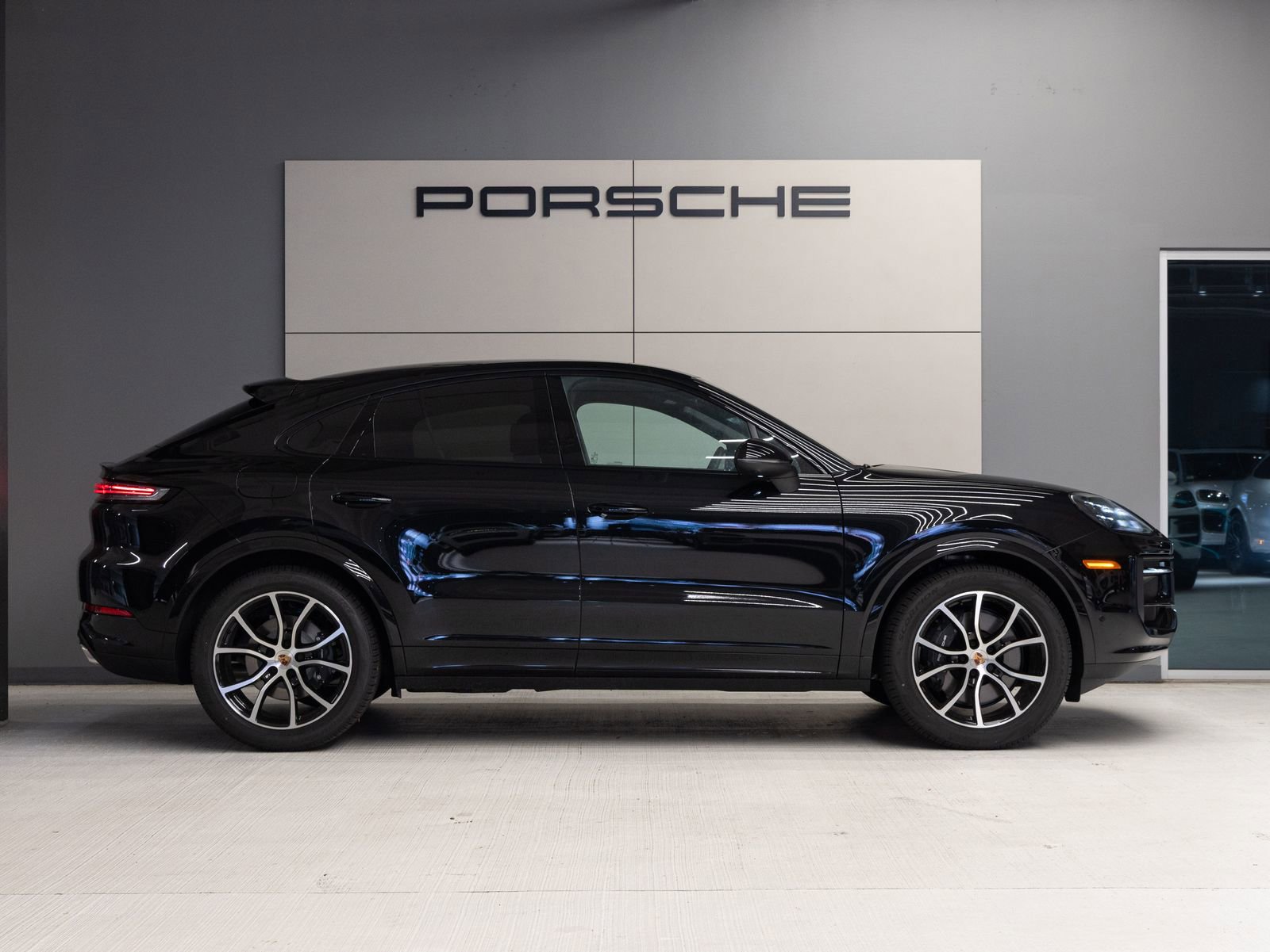 New 2026 Porsche Cayenne Coupe AWD/4WD image 8
