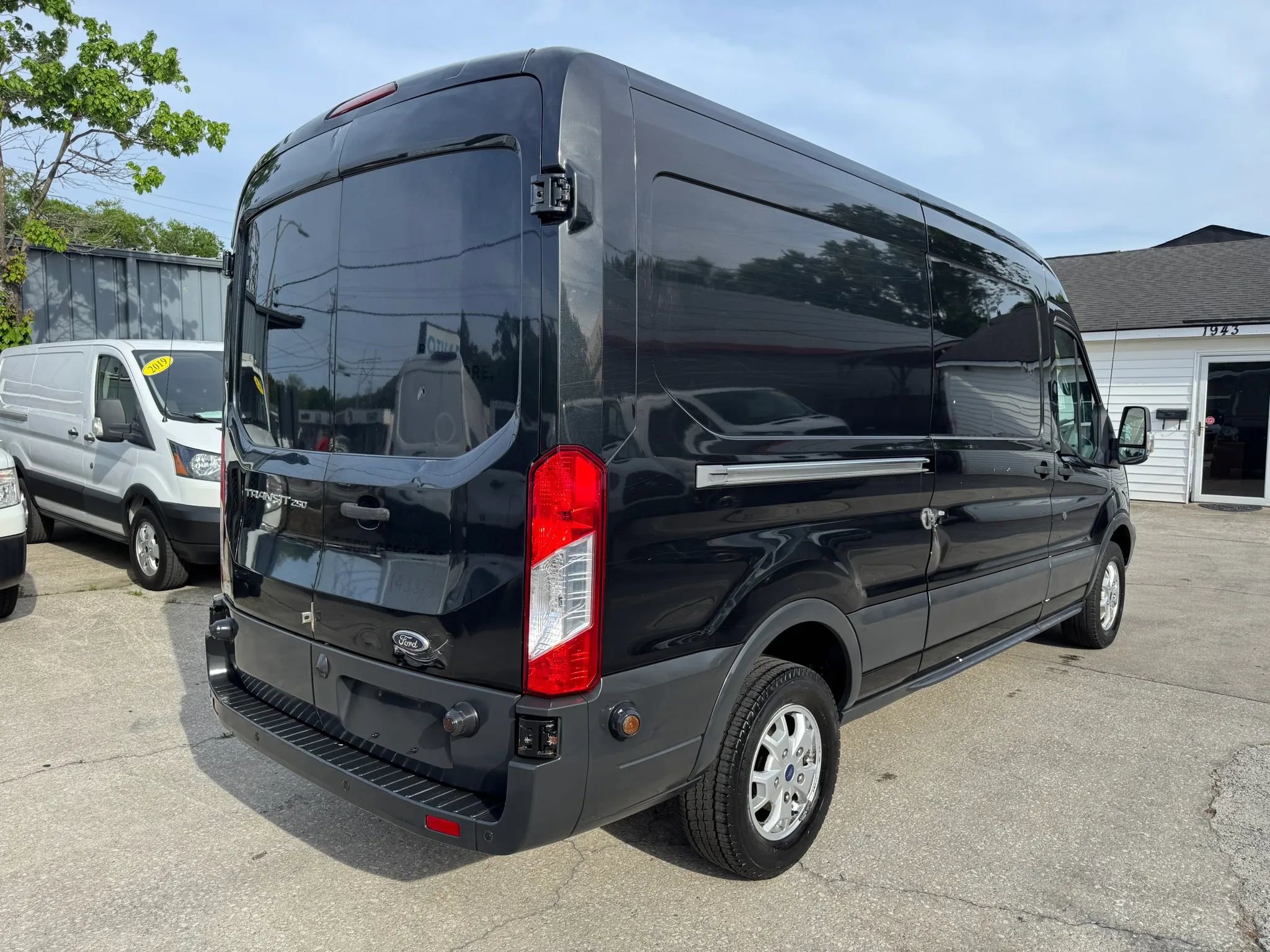 Used 2015 Ford Transit 250 148 Medium Roof image 13