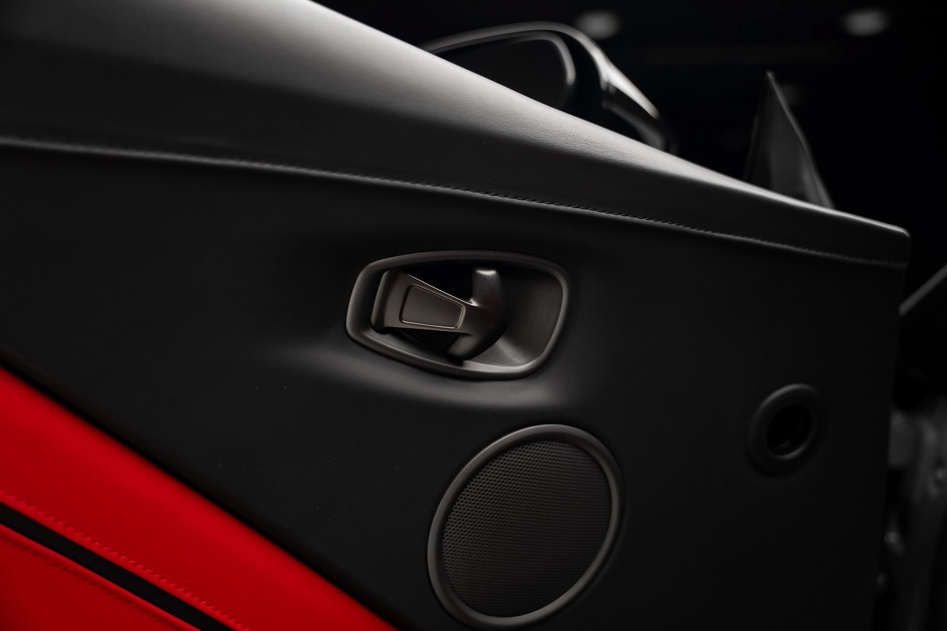 Used 2023 Aston Martin V8 Vantage Roadster RWD image 55