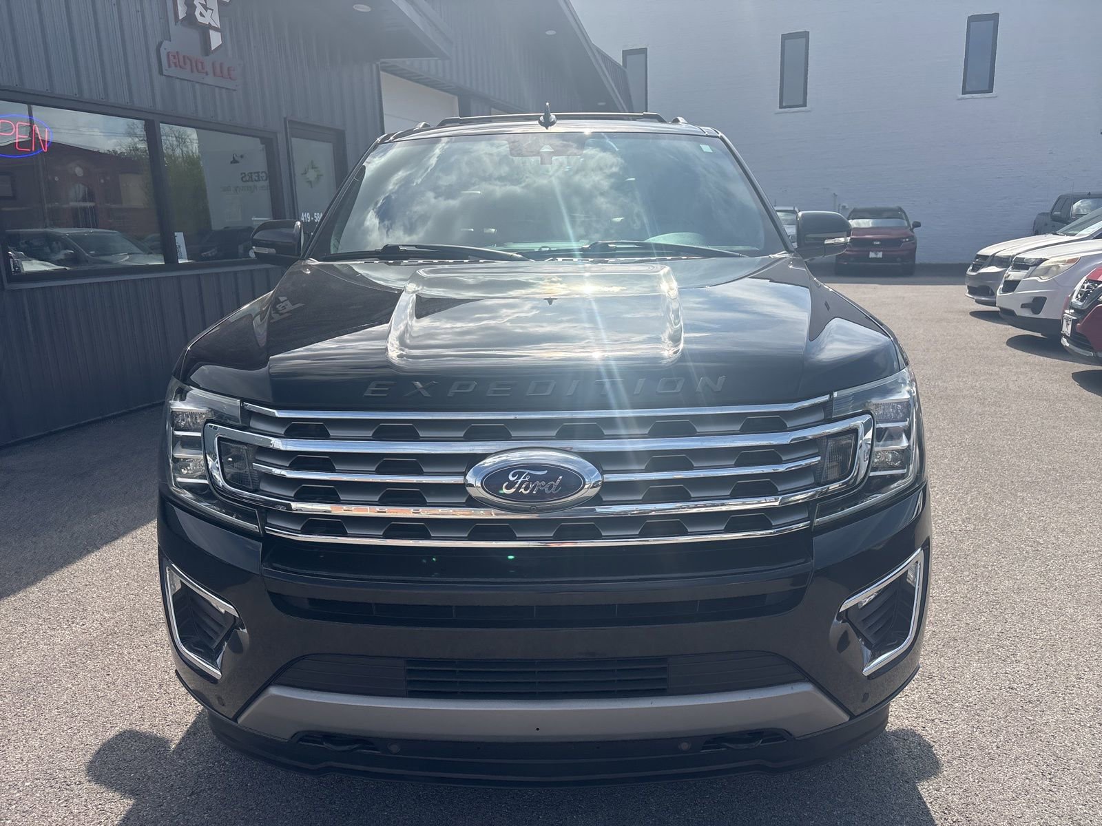 Used 2020 Ford Expedition Limited w/ Equipment Group 302A image 8