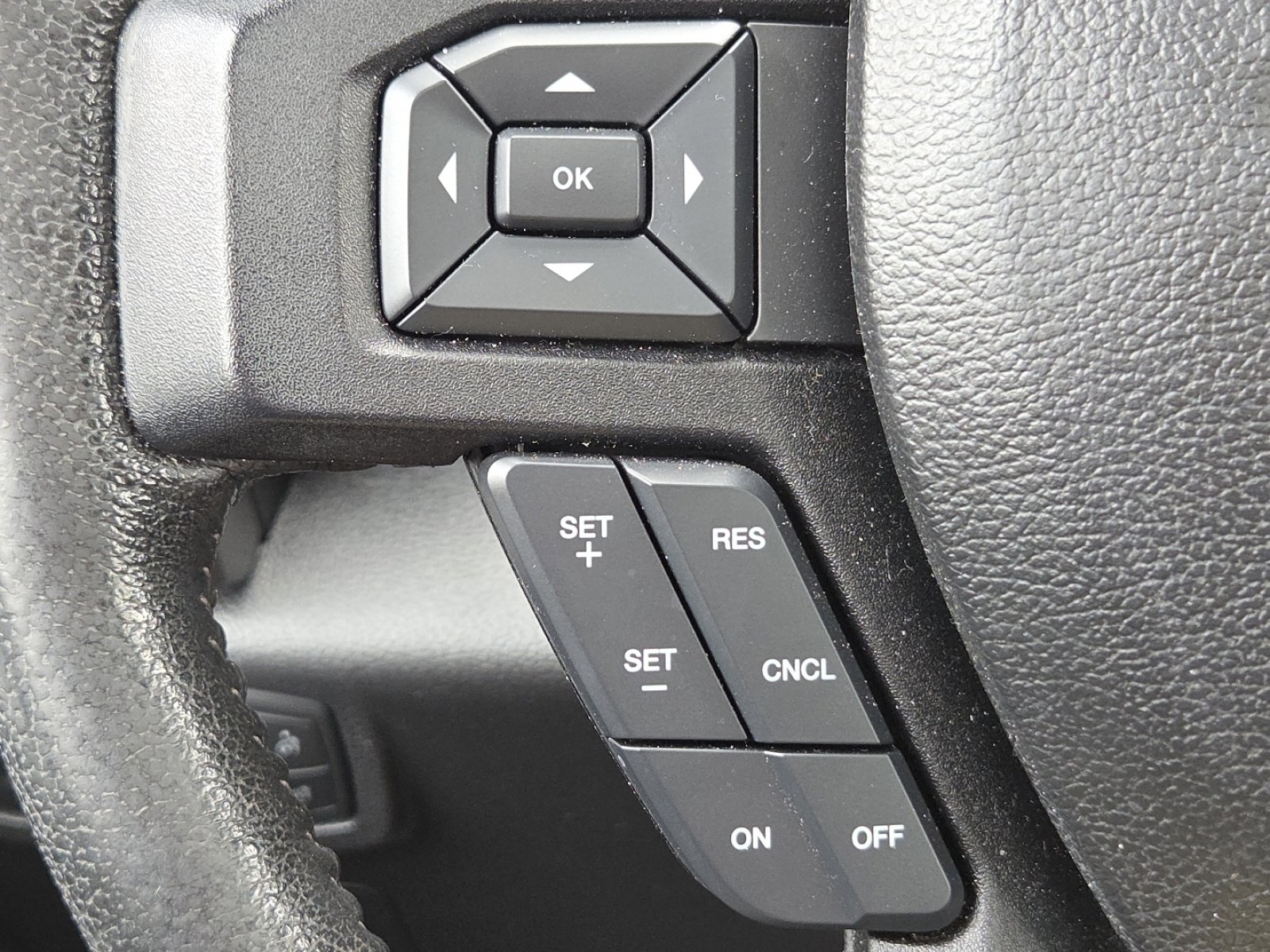 Used 2016 Ford F150 XLT w/ Equipment Group 302A Luxury AWD/4WD image 12