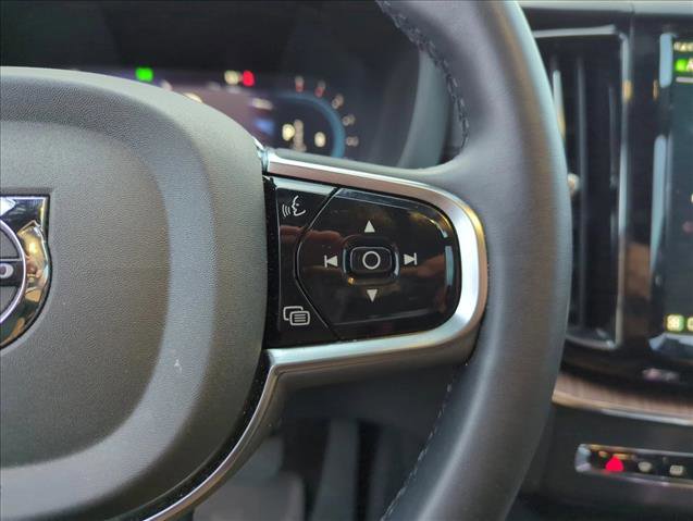 Used 2025 Volvo XC60 B5 Ultra w/ Protection Package Premier image 19