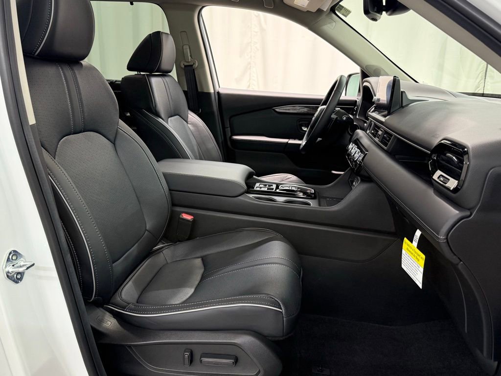 Used 2025 Honda Pilot Elite image 32