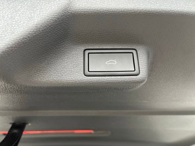 Certified 2025 Volkswagen ID. Buzz Pro S image 20