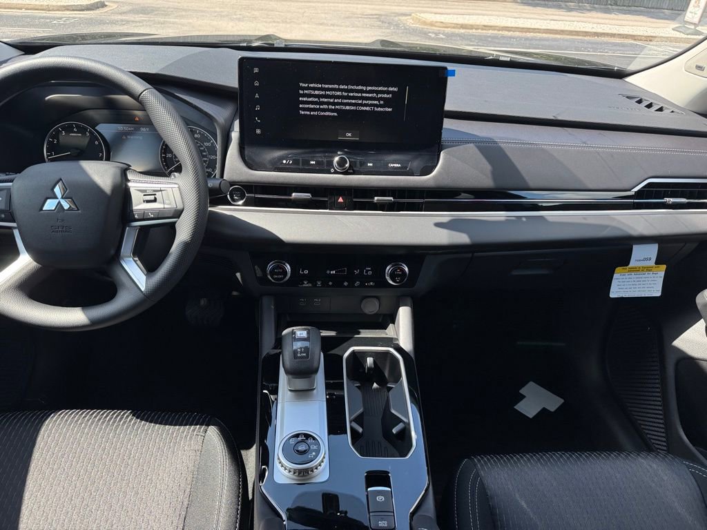 New 2025 Mitsubishi Outlander ES image 25