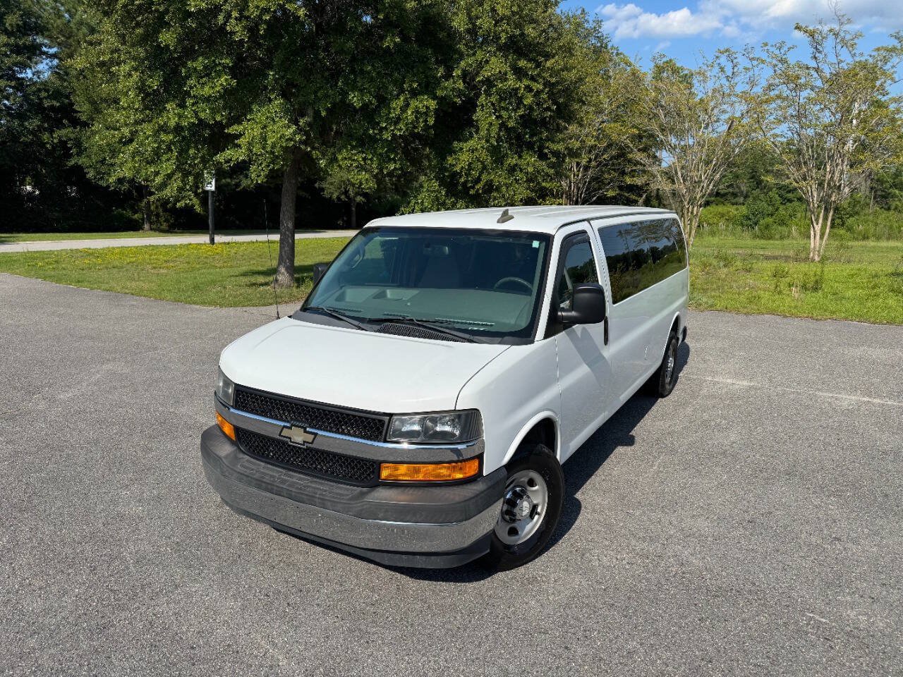 Used 2018 Chevrolet Express 3500 LT w/ LT Preferred Equipment Group RWD image 29
