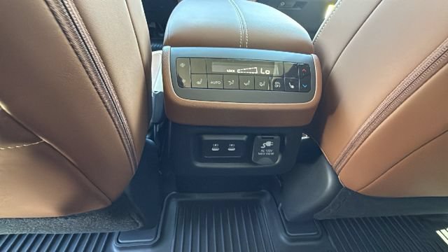 New 2026 Nissan Pathfinder Platinum w/ Cargo Package AWD/4WD image 25