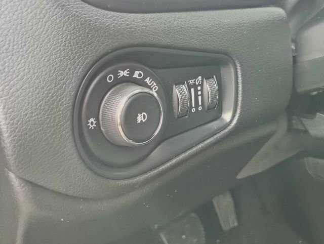 Used 2017 Jeep Renegade Limited w/ Advanced Technology Group image 12