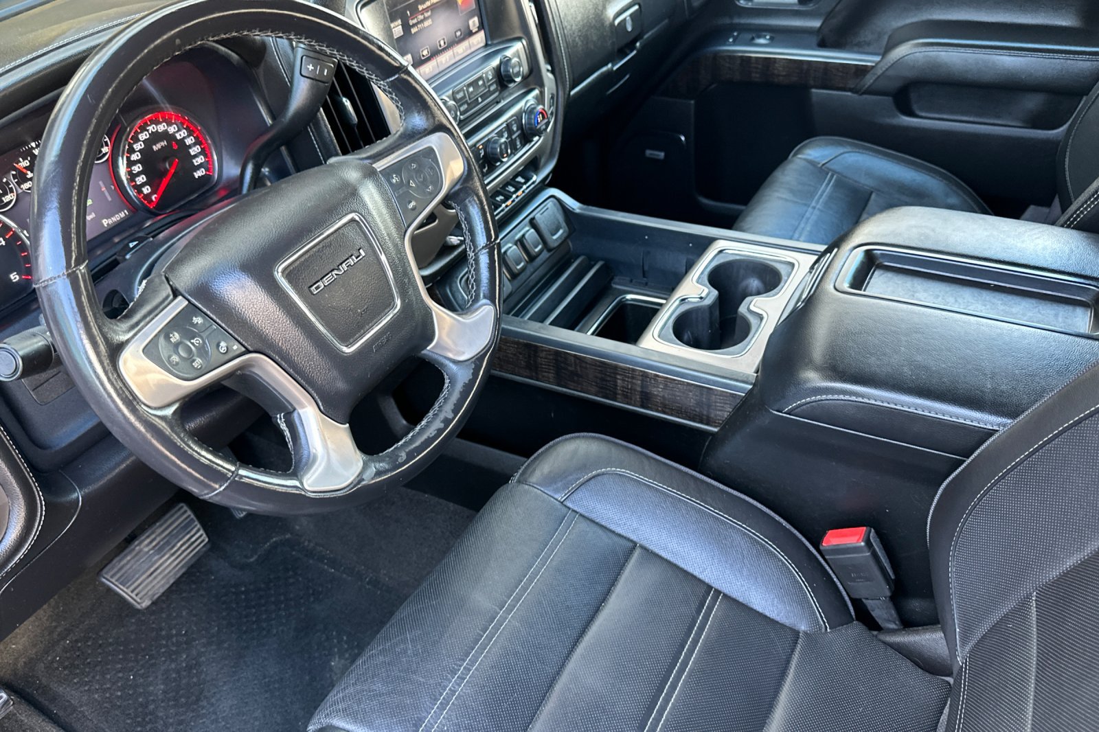 Used 2015 GMC Sierra 2500 Denali w/ Duramax Plus Package AWD/4WD image 10
