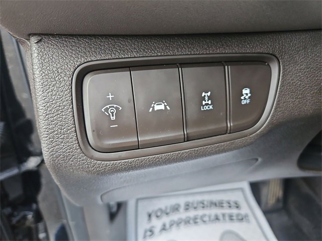 Used 2020 Hyundai Santa Fe SE w/ Cargo Package image 32