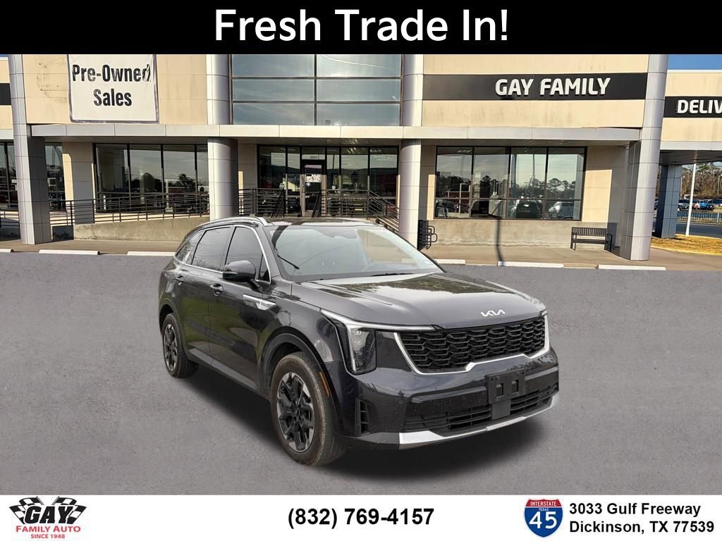Certified 2025 Kia Sorento S w/ Panoramic Sunroof Package