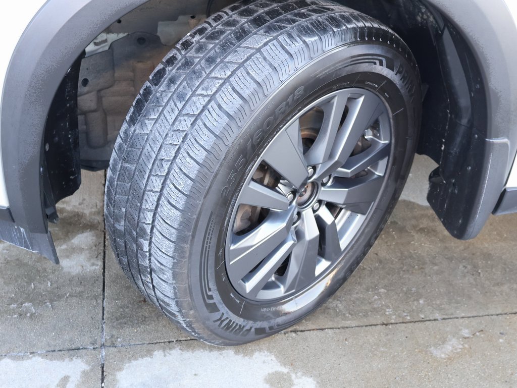 Used 2022 Nissan Pathfinder SV image 39