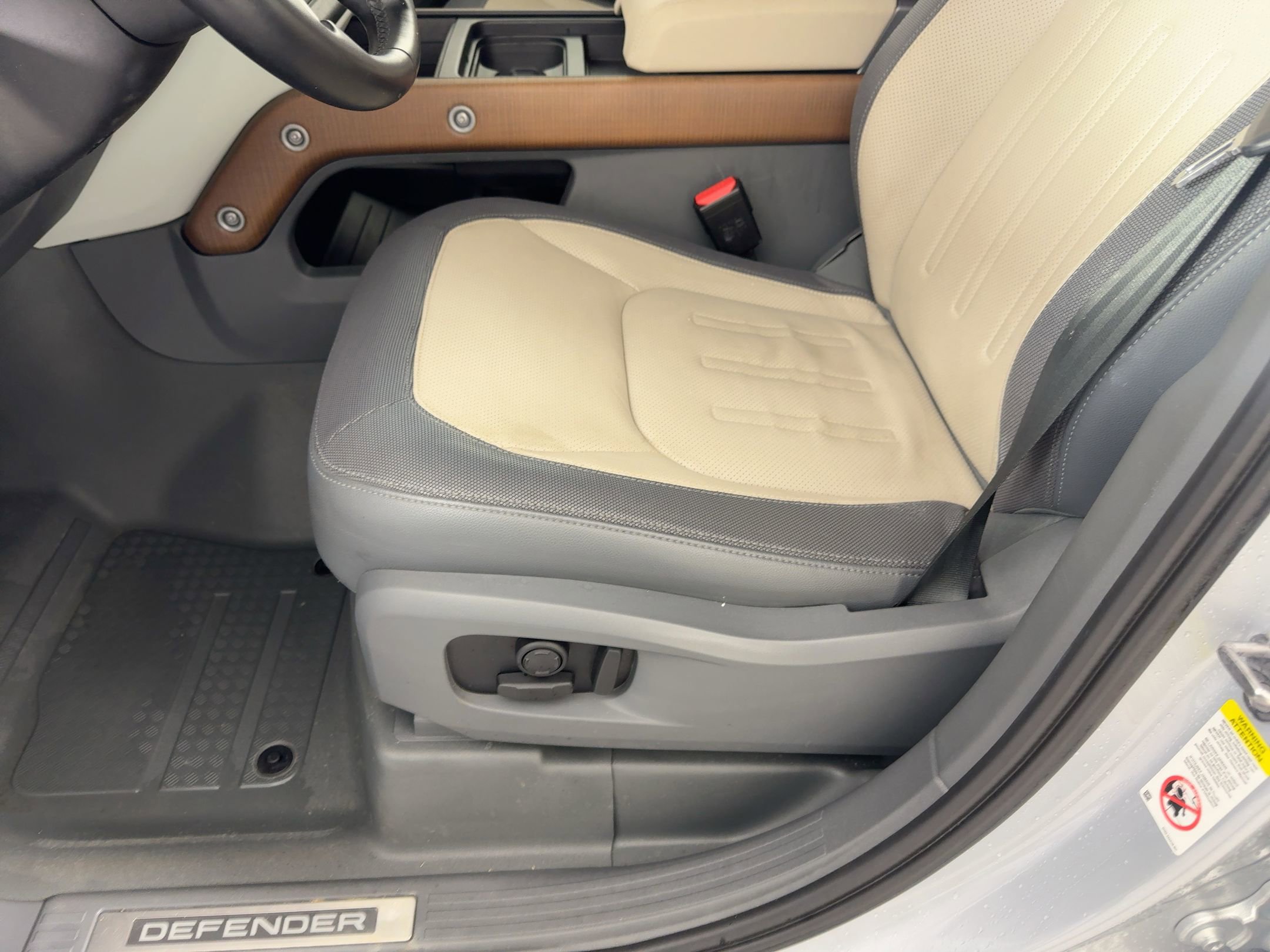 Used 2022 Land Rover Defender 110 X-Dynamic SE image 14