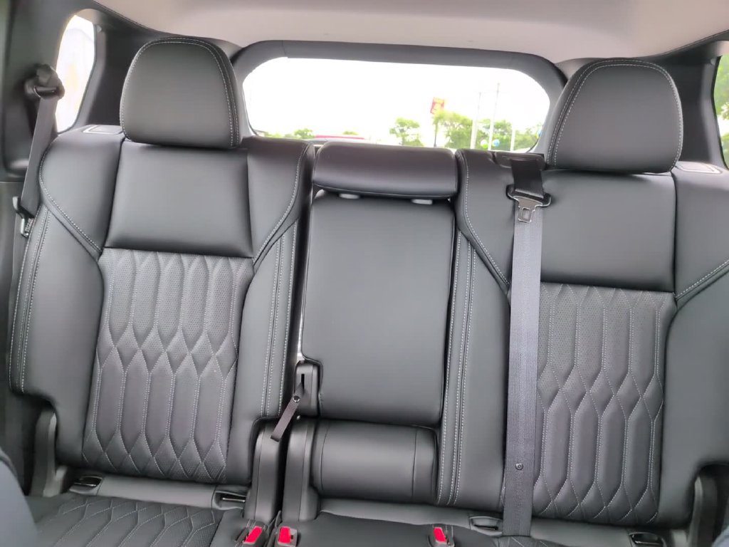 New 2026 Mitsubishi Outlander SEL AWD/4WD image 26