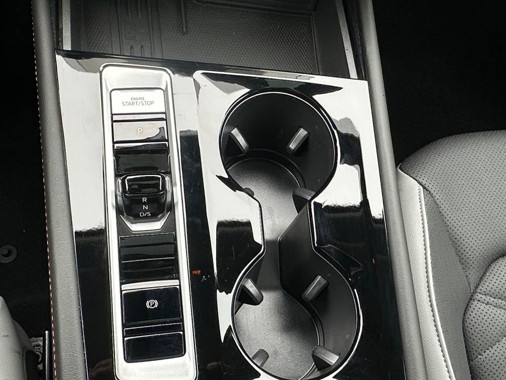 Used 2025 Volkswagen Atlas Peak Edition SE image 16