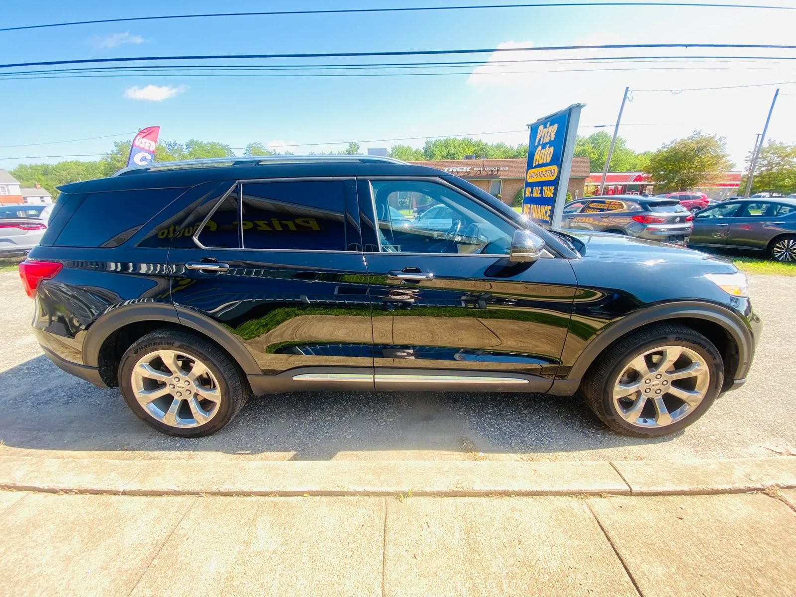 Used 2020 Ford Explorer Platinum w/ Premium Technology Package AWD/4WD image 6