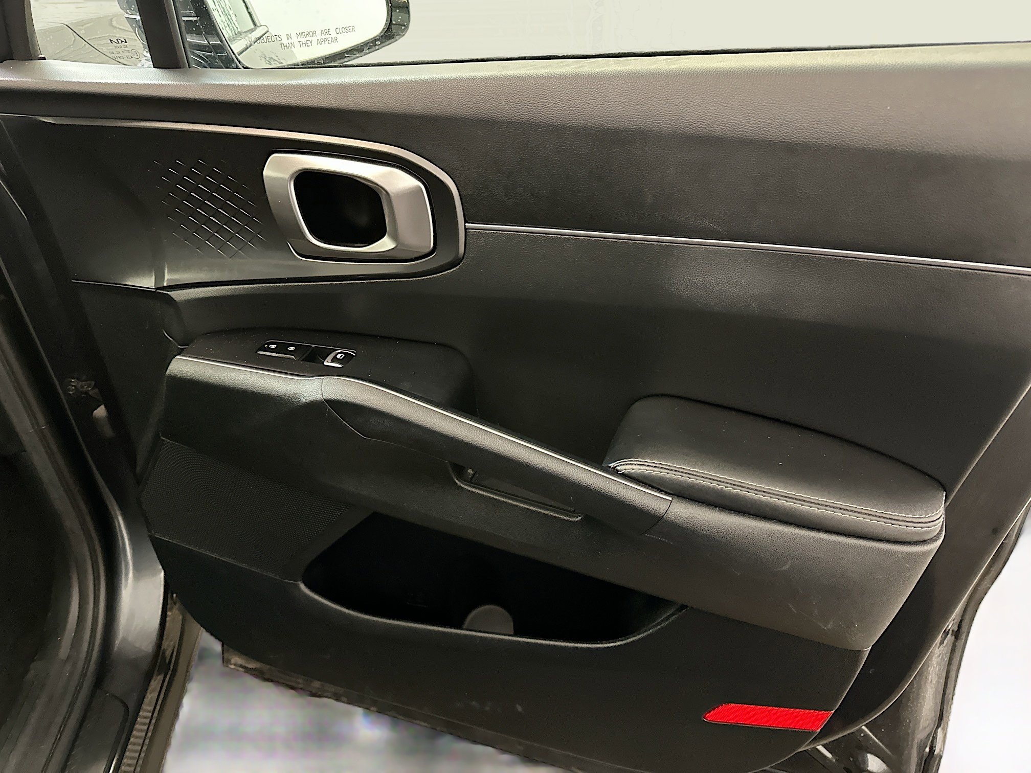 Used 2024 Kia Sorento S image 32