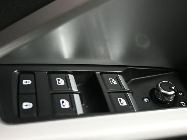 Used 2019 Audi Q3 2.0T Premium Plus w/ Premium Plus Package AWD/4WD image 31